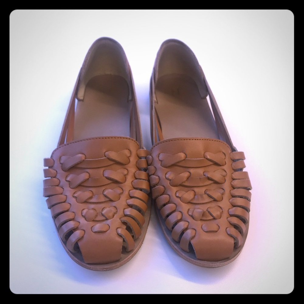 SOLD! Nisolo huaraches -Almond